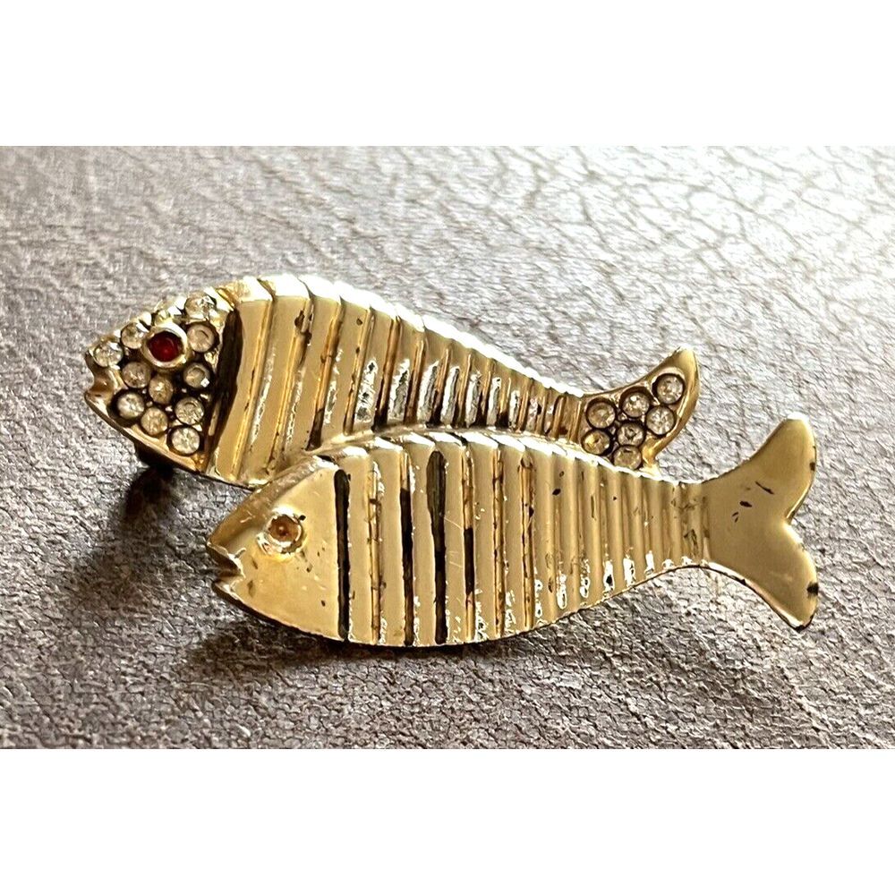 Vintage Gold‎ Tone Double Fish Brooch Pin Rhinestone Accent Novelty Jewelry